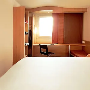 https://ibis-airport.sofiahotelsbg.com